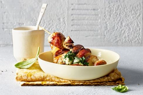 schnelle kueche poulet spiesse an spinat parmesan sauce 010720